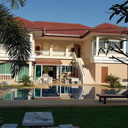 East Shore Pattaya Resort Nong Prue Bagian luar foto